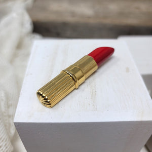 VINTAGE TRIFARI GOLD TONE AND RED ENAMEL LIPSTICK BROOCH