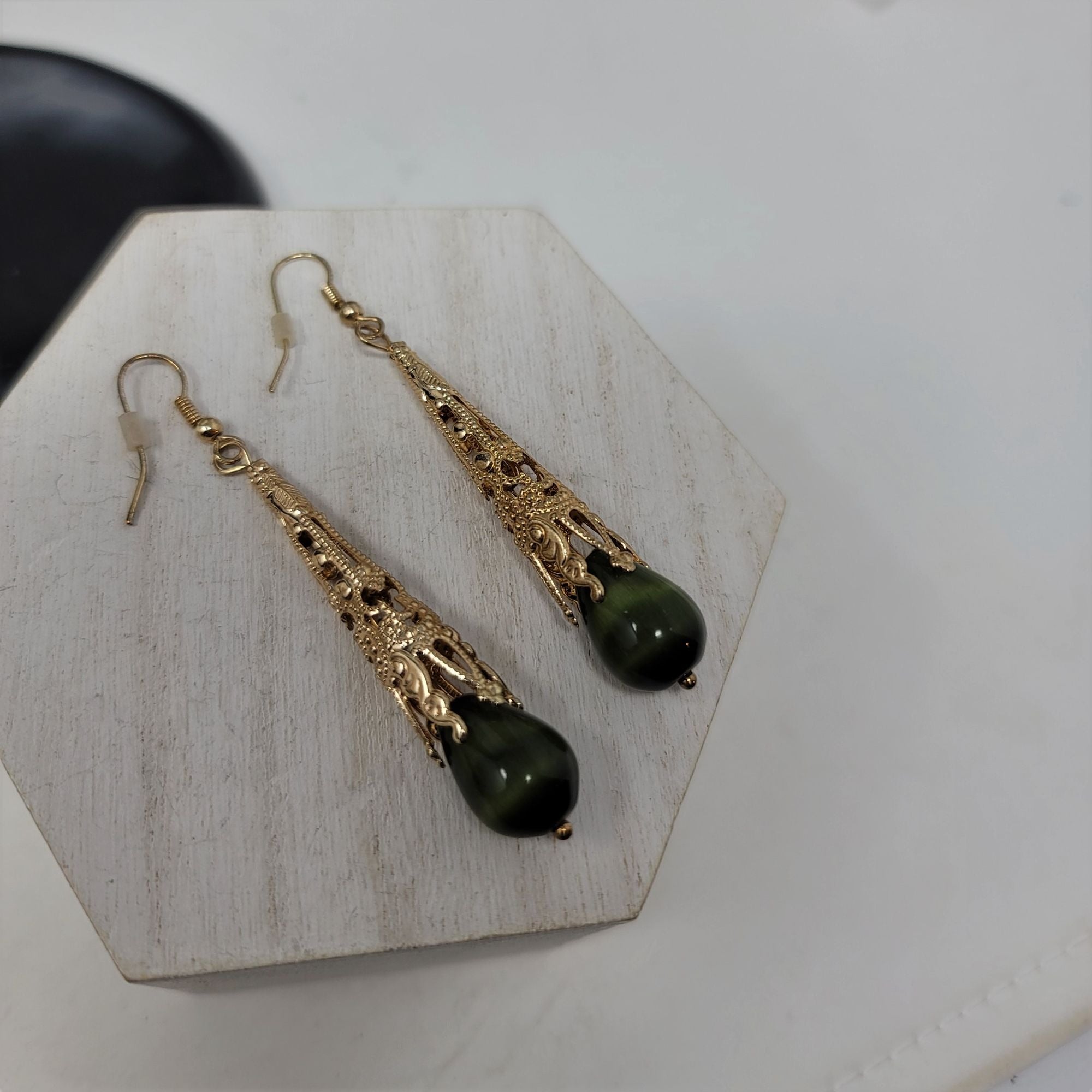 Elegant Green Pierced Earrings Exotic 3" Goldtone
