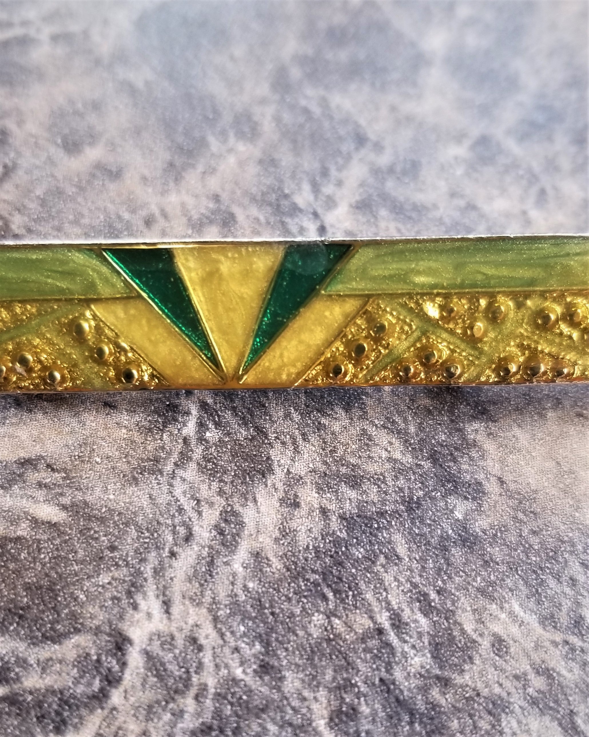 Sweet Vintage Bar Pin Green Enameled Deco Design