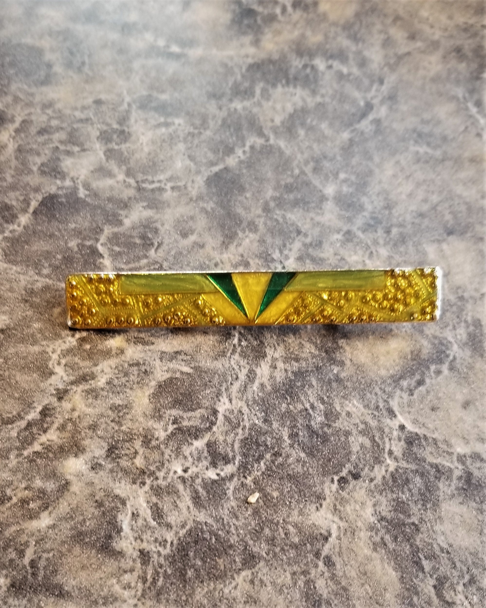 Sweet Vintage Bar Pin Green Enameled Deco Design
