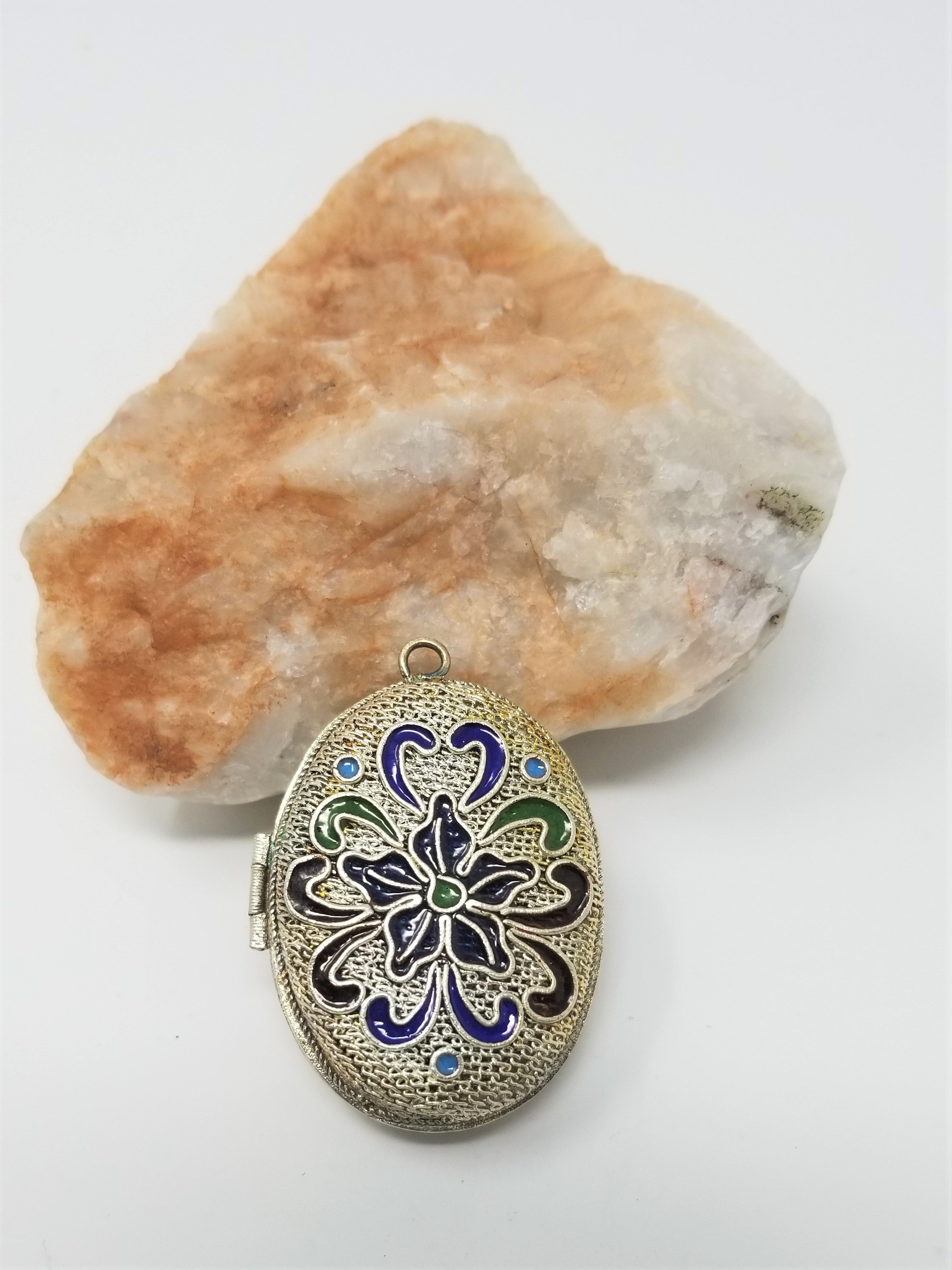 Vintage Silver Mesh Locket with Green Agate and Blue Enamel