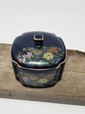 Beautiful Vintage Porcelain Trinket Box Made in Japan