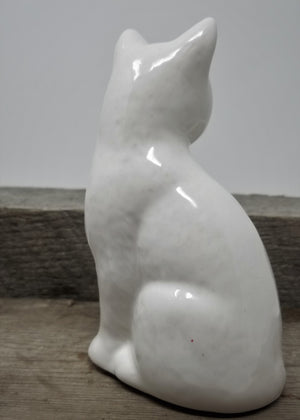 Pretty White Cat Figurine Vintage Farrell International