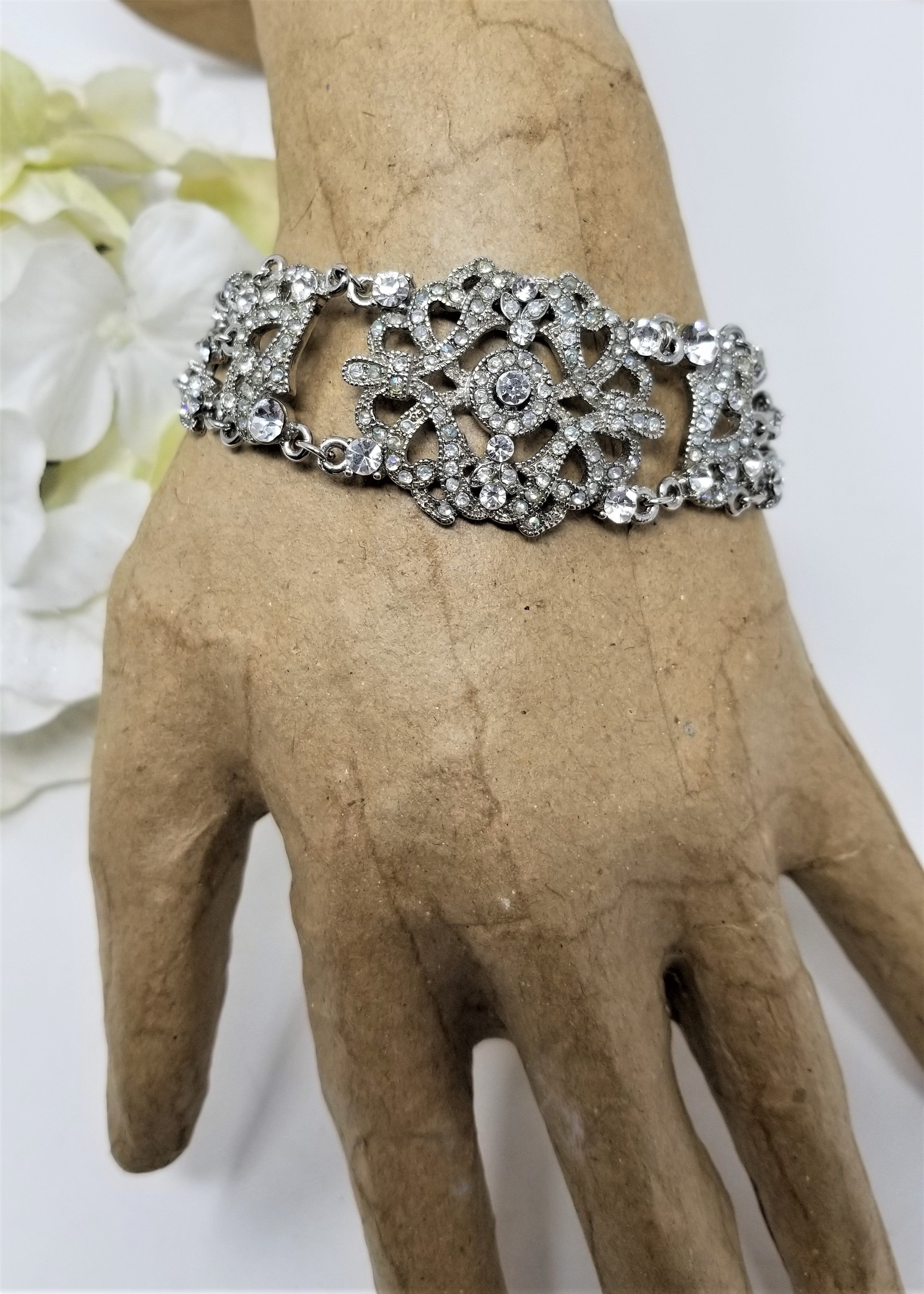 Vintage Rhinestone Bracelet Delicate & Beautiful