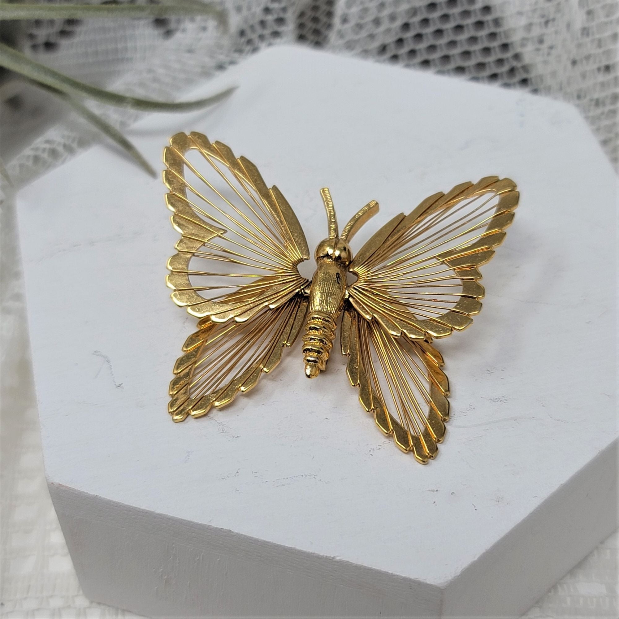 Vintage Butterfly Pin Brooch Goldtone Detailed Wings