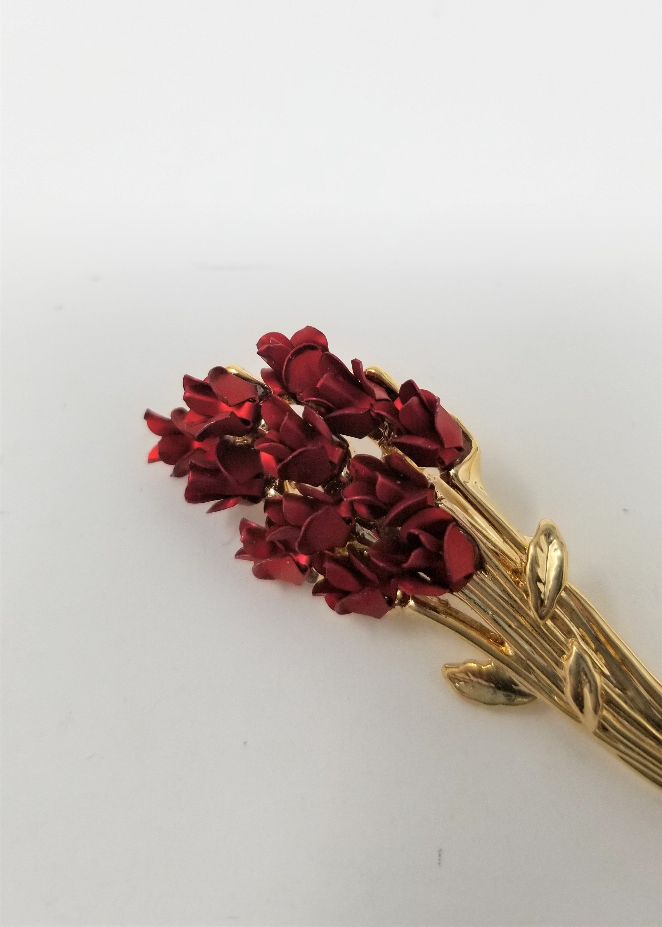 Vintage BOUQUET of Roses Pin Brooch DM 97