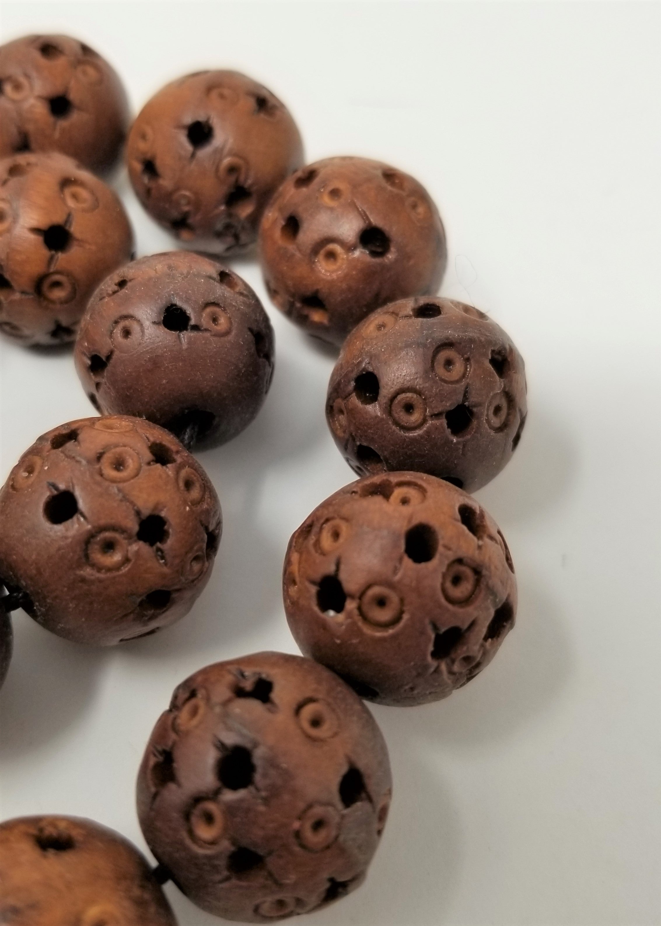 Hand Carved Wood Beads Round 16mm 26 Beads