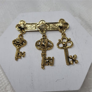 Triple Dangle Key Pin Brooch Goldtone