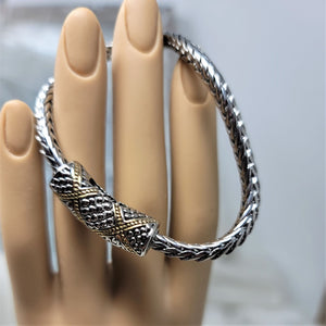 Elegant Silverstone Soft Chain Bracelet Magnetic Clasp