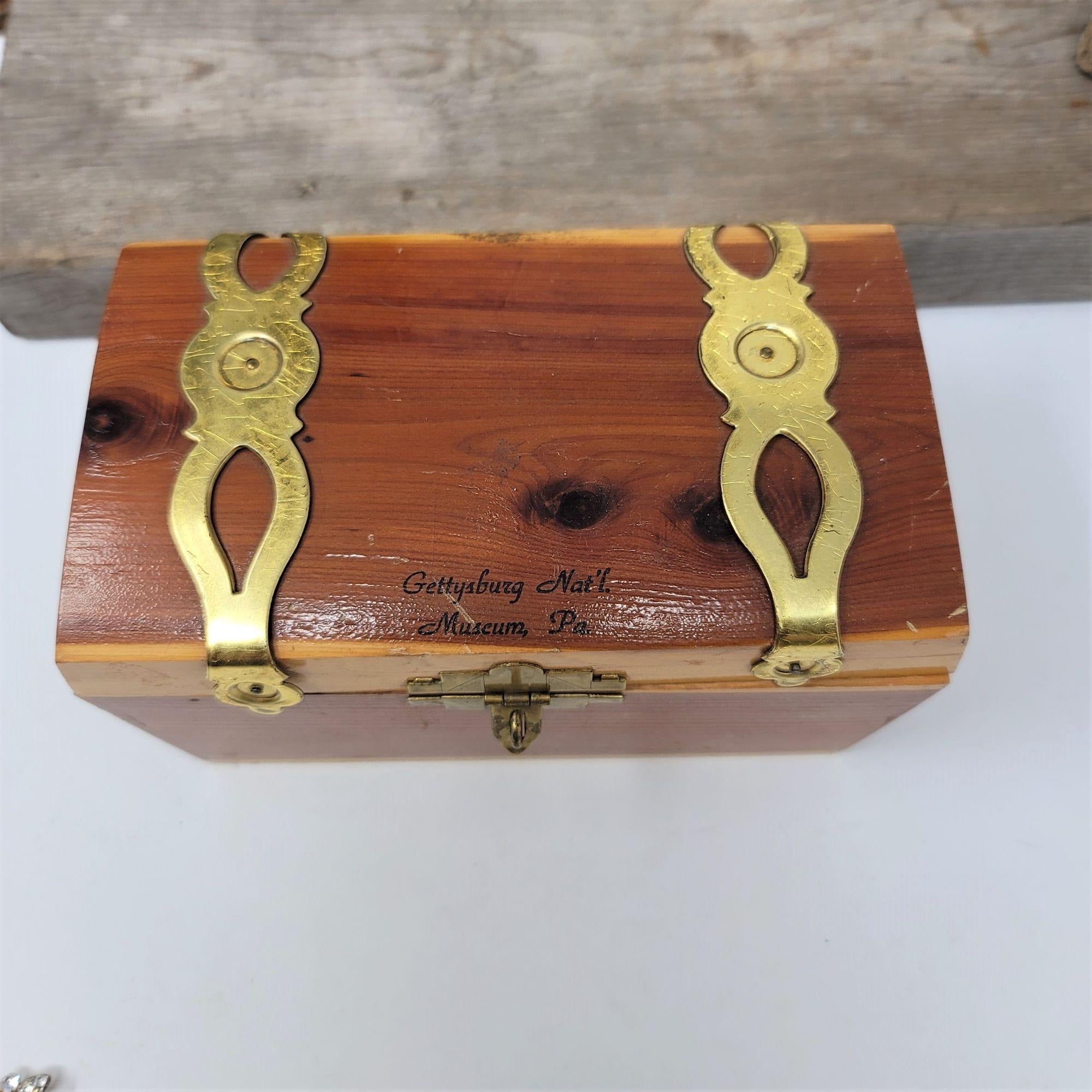 Vintage Souvenir Wood Trinket Box Chest Gettysburg PA